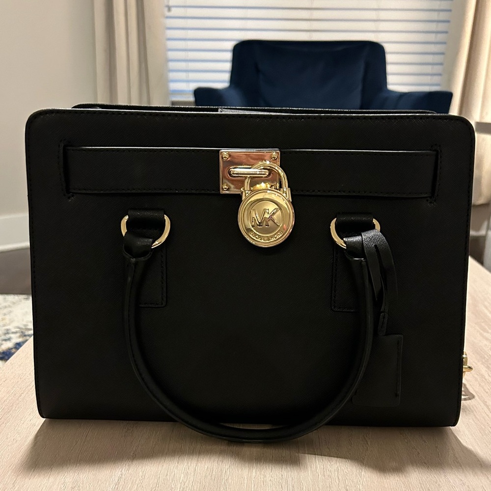 LIKE NEW Michael Kors Hamilton Satchel